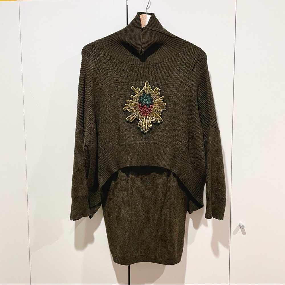 Sweater & skirt set with germ stones